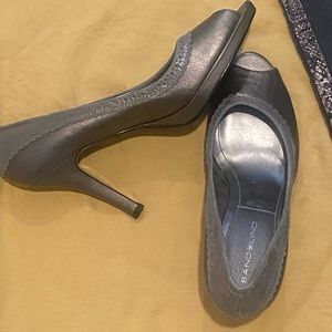 Bandolino Grayish metallic  heels